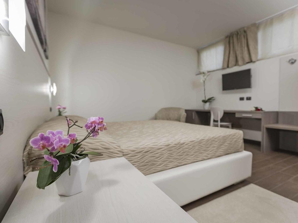 Ferrari Hotel Carugate Zimmer foto